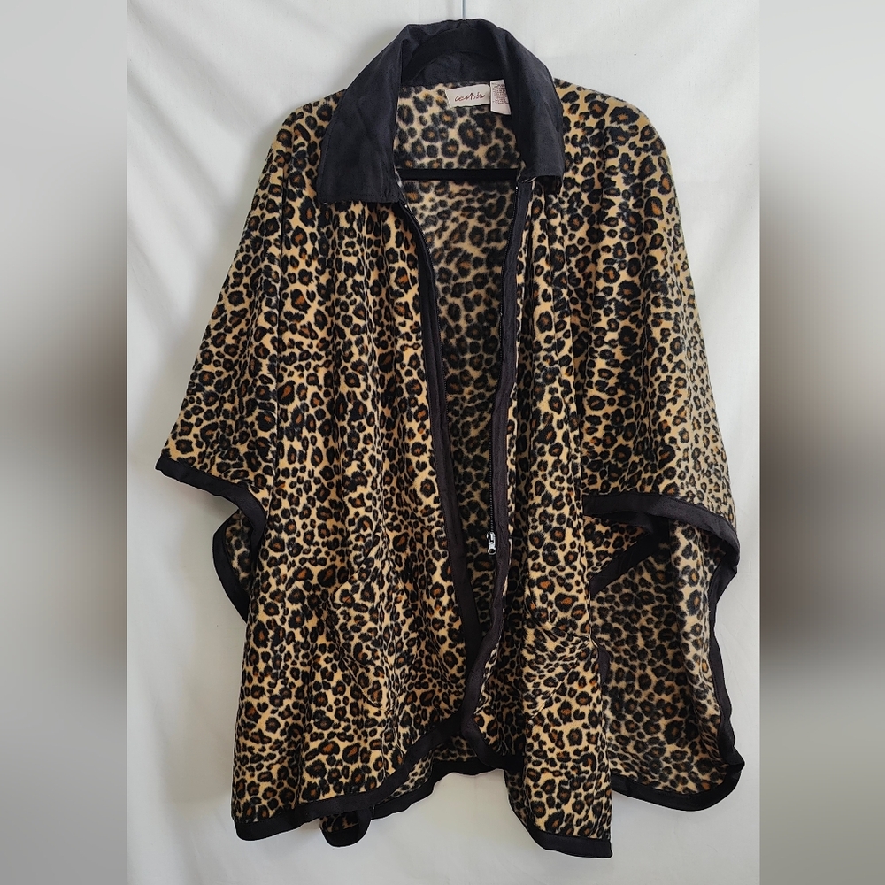 Le Moda - Leopard Print - Collared Cape Poncho - One Size - Picture 3 of 8